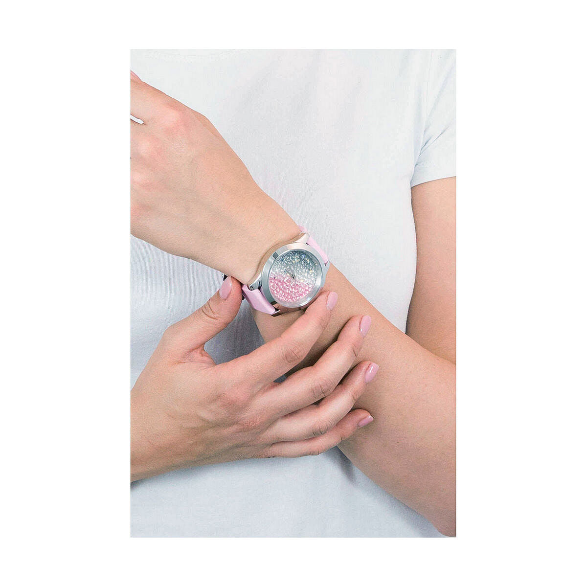 Montre Femme Guess W1223L1 – Élégance Moderne, Quartz & Bracelet Silicone