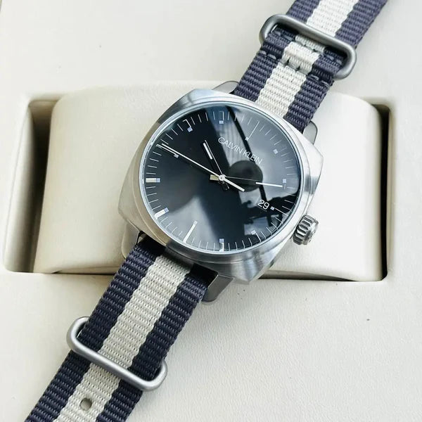 Montre Femme Calvin Klein FRATERNITY (Ø 38,5 mm) – Quartz, Étanche 5 ATM, Bracelet Textile