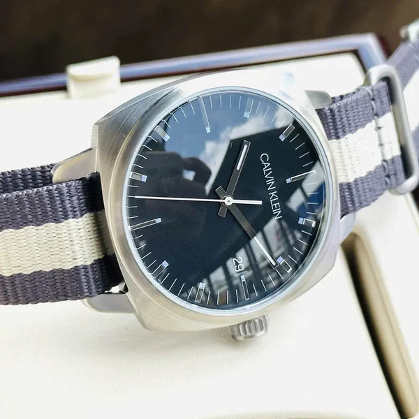 Montre Femme Calvin Klein FRATERNITY (Ø 38,5 mm) – Quartz, Étanche 5 ATM, Bracelet Textile