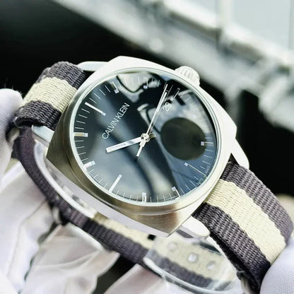 Montre Femme Calvin Klein FRATERNITY (Ø 38,5 mm) – Quartz, Étanche 5 ATM, Bracelet Textile