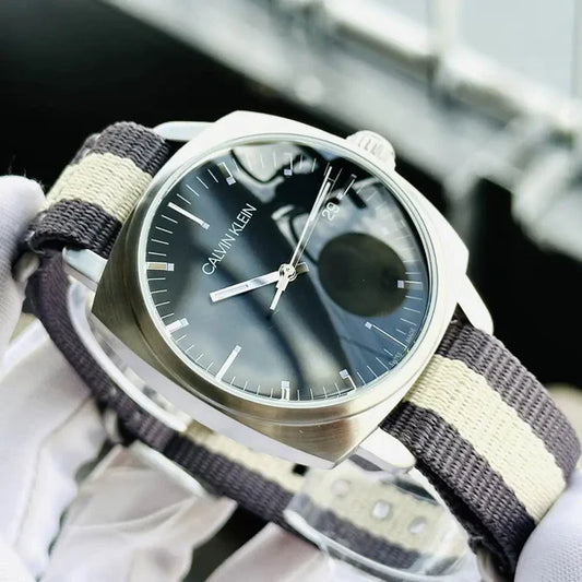 Montre Femme Calvin Klein FRATERNITY (Ø 38,5 mm) – Quartz, Étanche 5 ATM, Bracelet Textile